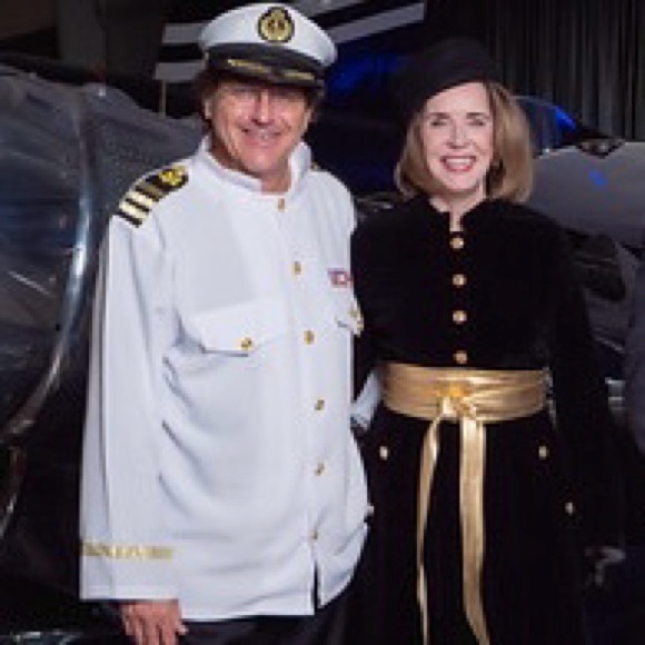 WORN ONCE - Women’s Leather Satchel & Velveteen Mary Jane Heels - Big Bows - Picture 9 of 10